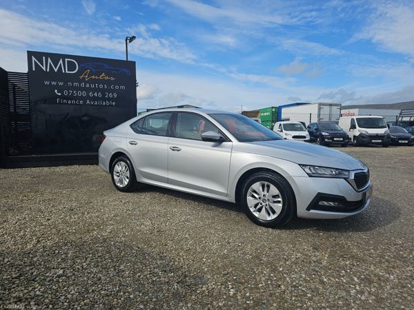 Skoda Octavia Hatchback, Diesel, 2022, Silver