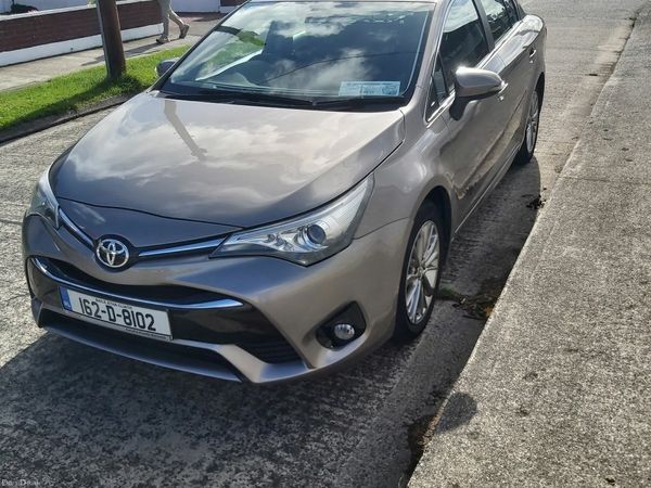 Toyota Avensis Saloon, Petrol, 2016, Gold