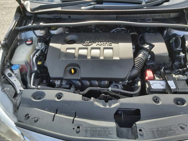 Toyota Avensis Saloon, Petrol, 2016, Gold