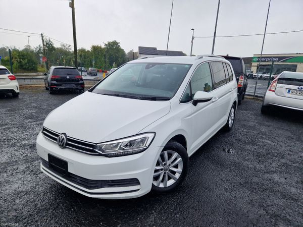 Volkswagen Touran MPV, Petrol, 2017, White