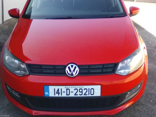 Volkswagen Polo Hatchback, Petrol, 2014, Red