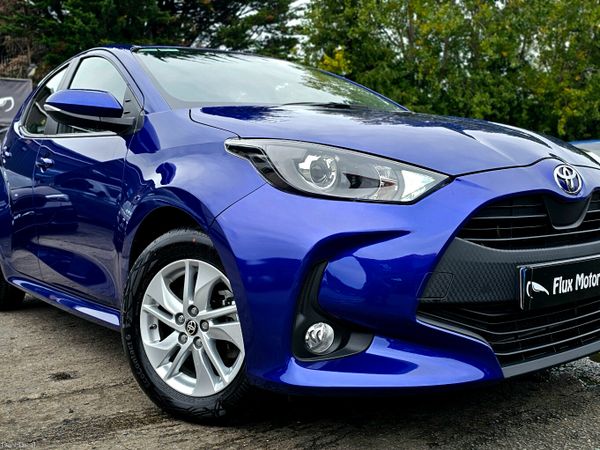 Toyota Yaris Hatchback, Petrol Hybrid, 2024, Blue