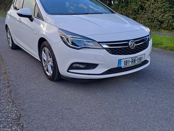 Vauxhall Astra Hatchback, Diesel, 2018, White