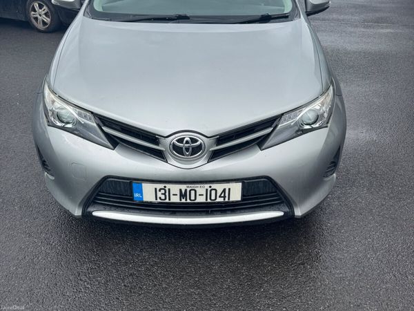 Toyota Auris Hatchback, Diesel, 2013, Grey