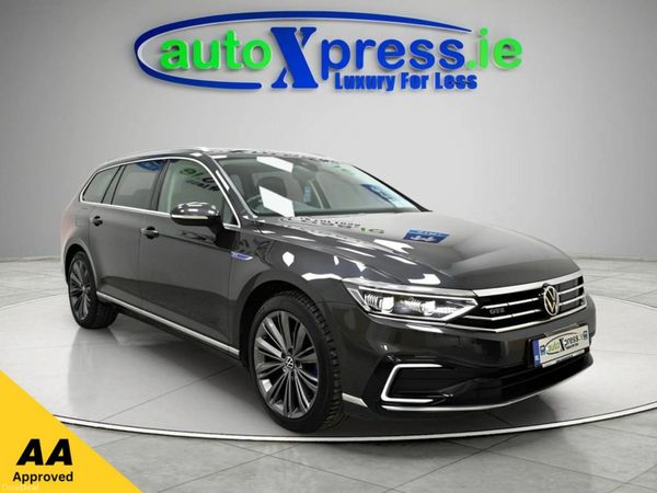 Volkswagen Passat Estate, Petrol Hybrid, 2020, Grey