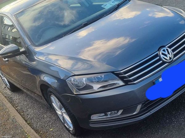 Volkswagen Passat Saloon, Diesel, 2012, Grey