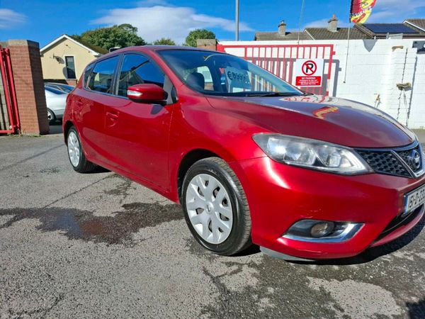 Nissan Pulsar Hatchback, Diesel, 2015, Red