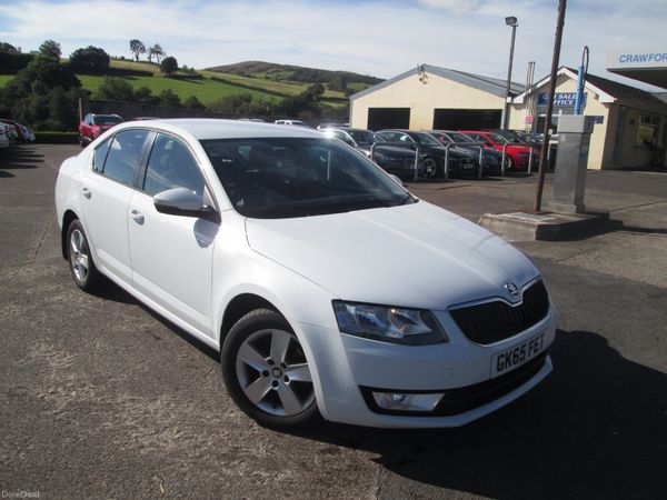 Skoda Octavia Hatchback, Diesel, 2015, White