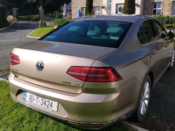 Volkswagen Passat Saloon, Diesel, 2016, Gold