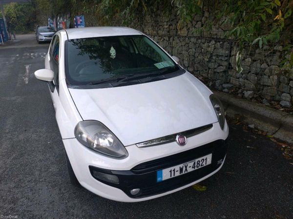 Fiat Punto Hatchback, Petrol, 2011, White