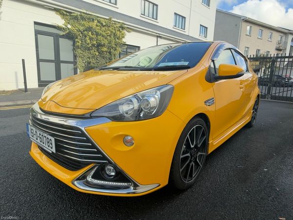 Toyota Aqua Hatchback, Petrol Hybrid, 2015, Yellow