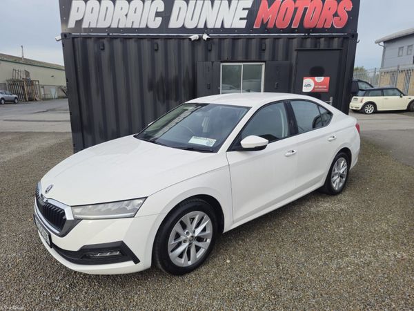 Skoda Octavia Saloon, Diesel, 2021, White