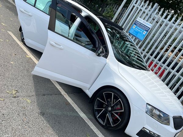 Skoda Octavia Hatchback, Diesel, 2017, White