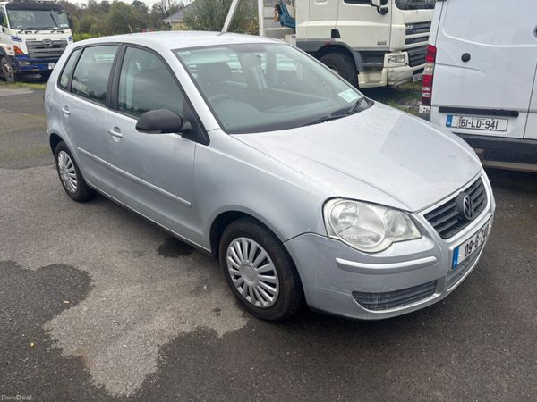 Volkswagen Polo Hatchback, Petrol, 2009, Silver