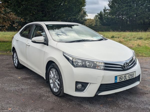Toyota Corolla Saloon, Diesel, 2015, White