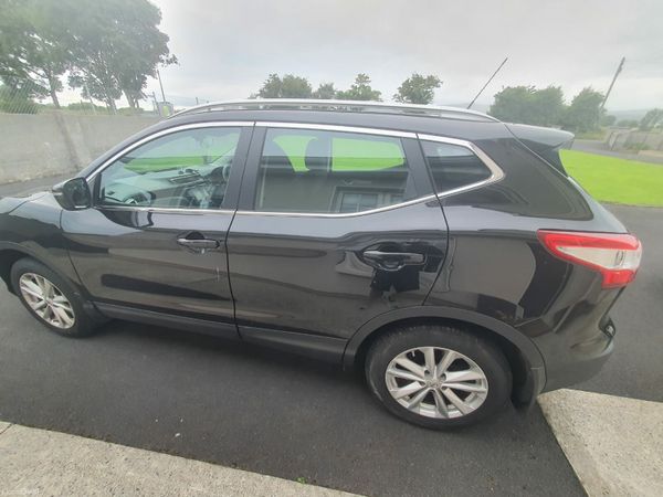 Nissan Qashqai SUV, Petrol, 2017, Black