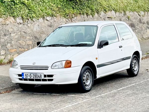 Toyota Starlet Hatchback, Petrol, 1997, White