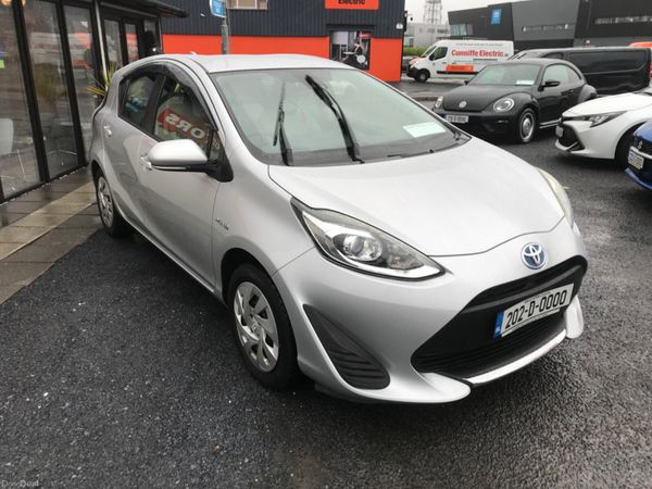 Toyota Aqua Hatchback, Petrol Hybrid, 2020, Silver