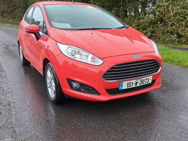 Ford Fiesta Hatchback, Petrol, 2015, Red