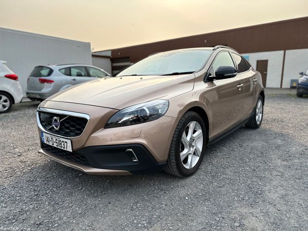 Volvo V40 Hatchback, Petrol, 2014, Brown