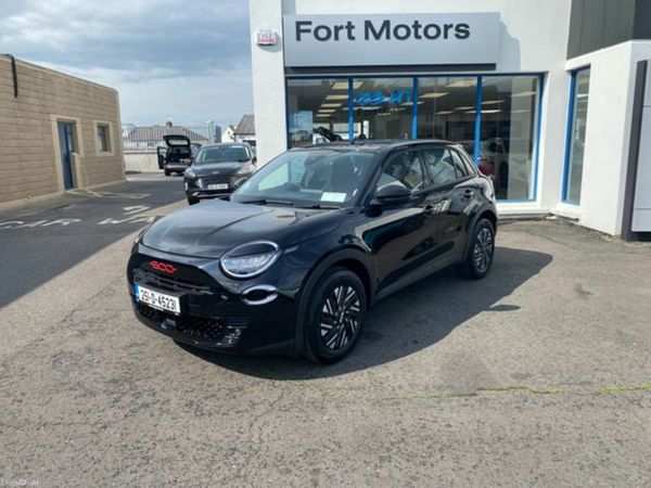 Fiat 600 Hatchback, Electric, 2025, Black