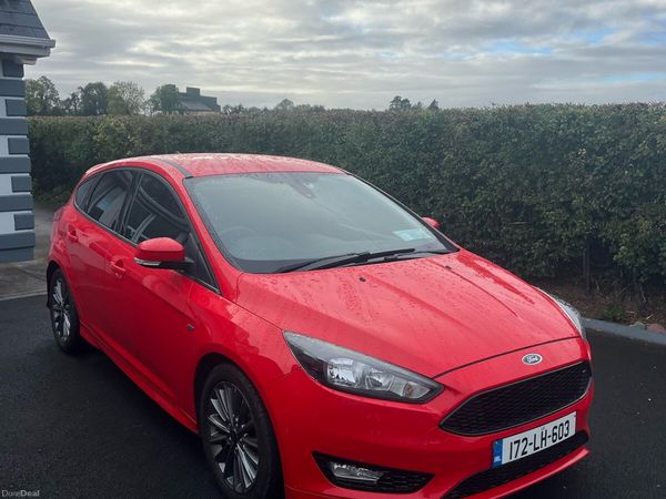 Ford Focus Hatchback, Diesel, 2017, Red