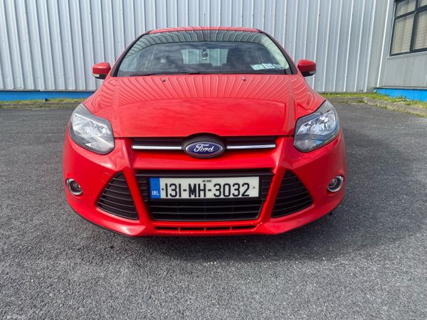 Ford Focus Hatchback, Diesel, 2013, Red