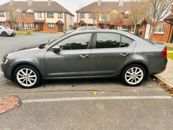 Skoda Octavia Saloon, Petrol, 2016, Grey