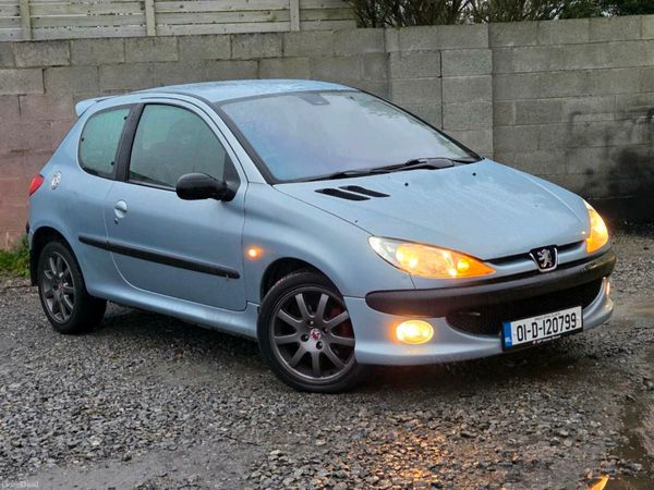 Peugeot 206 Hatchback, Petrol, 2001, Silver