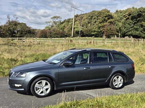 Skoda Octavia Estate, Diesel, 2017, Grey