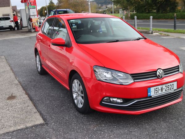 Volkswagen Polo Hatchback, Petrol, 2015, Red