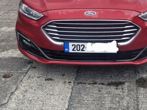 Ford Mondeo Hatchback, Diesel, 2020, Red