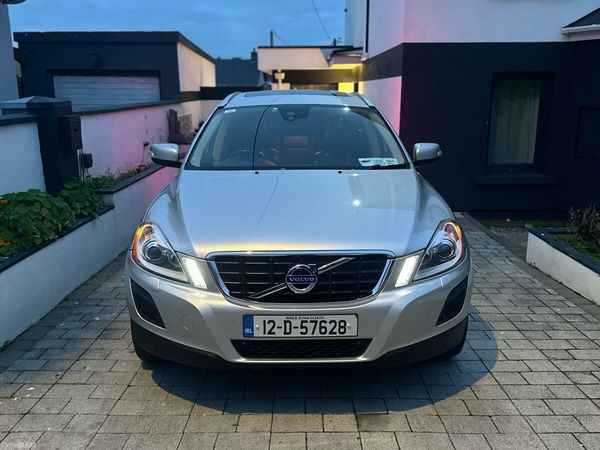 Volvo XC60 SUV, Diesel, 2012, Silver