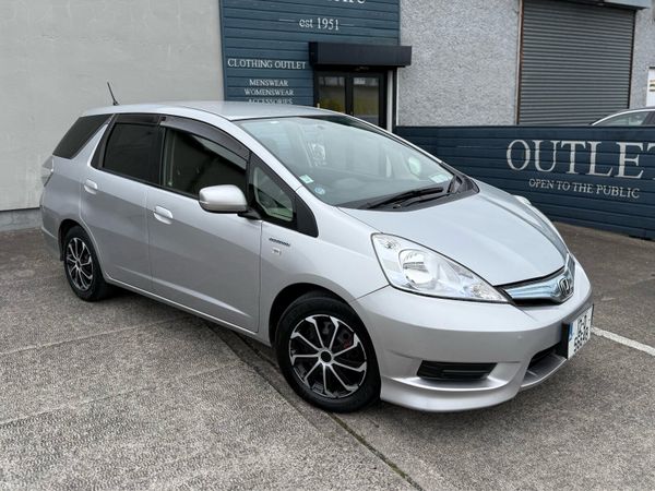 Honda Shuttle Estate, Petrol Hybrid, 2012, Silver