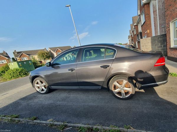 Volkswagen Passat Saloon, Diesel, 2011, Bronze