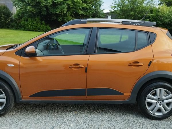 Dacia Sandero Stepway Hatchback, Petrol Gas, 2021, Orange