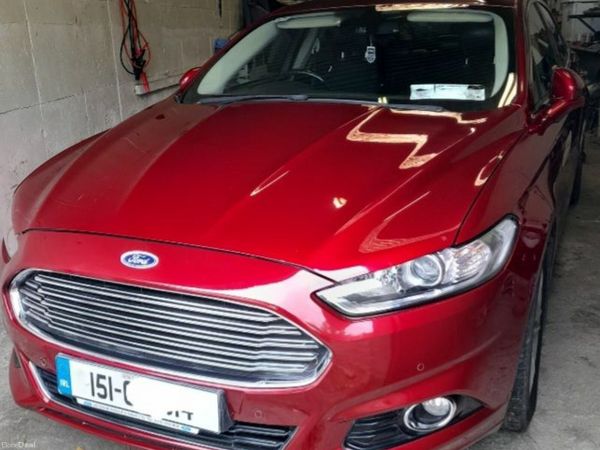 Ford Mondeo Hatchback, Diesel, 2015, Red