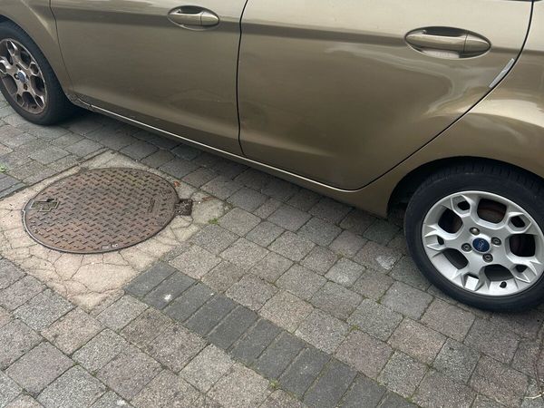 Ford Fiesta Hatchback, Petrol, 2012, Brown