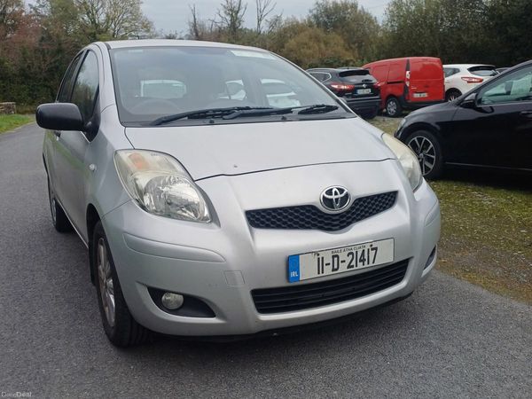 Toyota Yaris Hatchback, Petrol, 2011, Silver