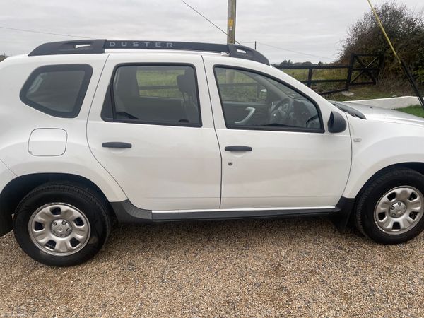 Dacia Duster SUV, Diesel, 2015, White