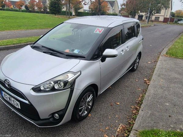 Toyota Sienta MPV, Petrol, 2016, Silver