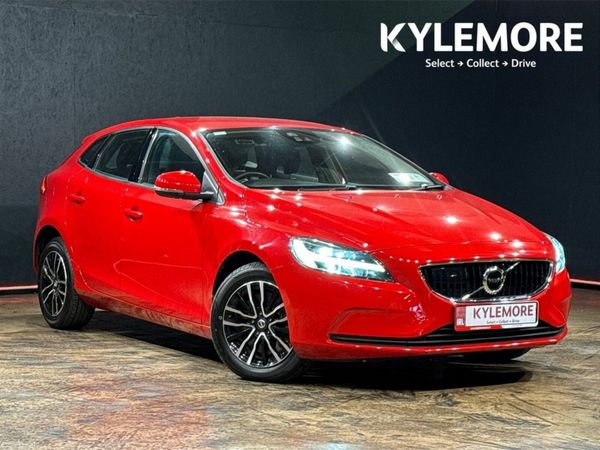 Volvo V40 Hatchback, Petrol, 2020, Red