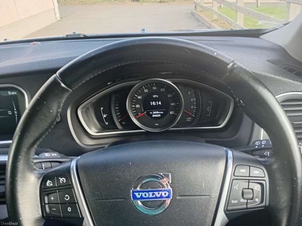 Volvo V40 Hatchback, Diesel, 2015, Blue