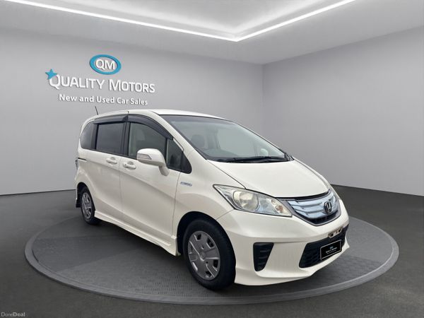 Honda Freed MPV, Petrol Hybrid, 2013, White