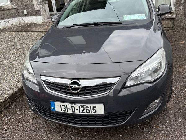 Opel Astra MPV, Petrol, 2013, Grey