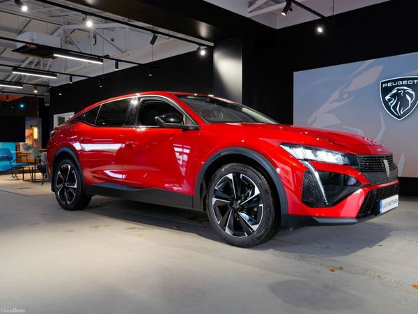 Peugeot 408 Hatchback, Petrol, 2023, Red