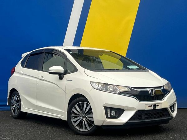 Honda Fit Hatchback, Petrol Hybrid, 2016, White