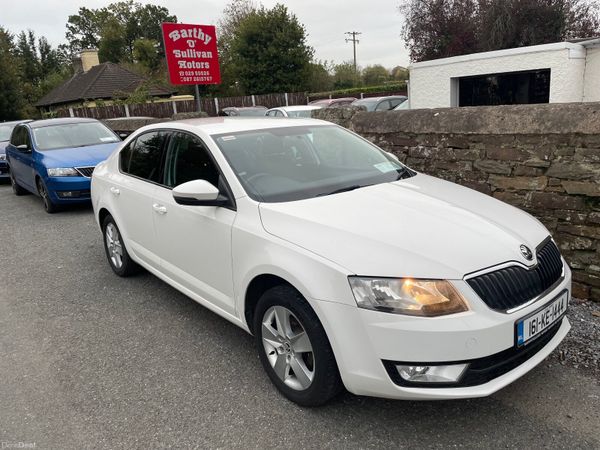 Skoda Octavia Saloon, Diesel, 2016, White