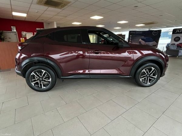 Nissan Juke MPV, Petrol, 2025, Red