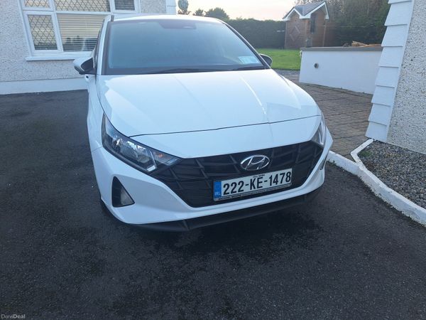Hyundai i20 Hatchback, Petrol, 2022, White